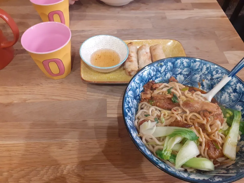 Nems Et Nouilles Au Poulet